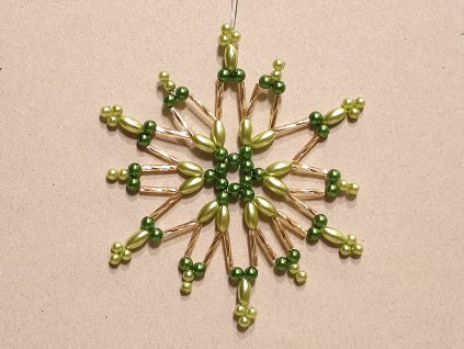 Vánoční ozdoba z korálků - hvězda I. světle + tmavě zelená-zlatá