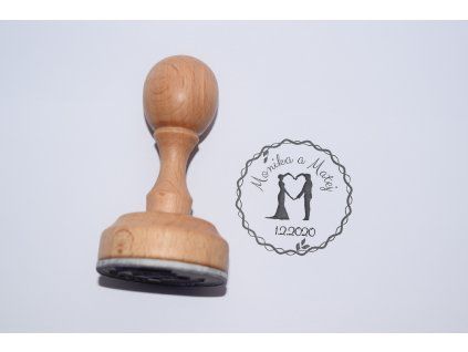 Svadobné razítko s monogramom, menami a dátumom – vzor 04