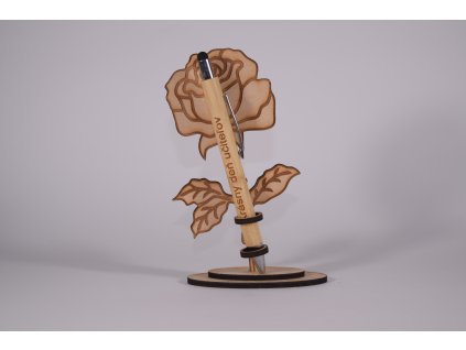 dreveny stojancek na pero ruzovy kvet s personalizovanym perom