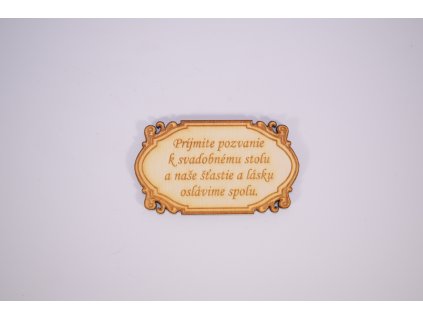 drevene svadobne pozvanky k svadobnemu stolu prirodna elegancia pre vasu oslavu