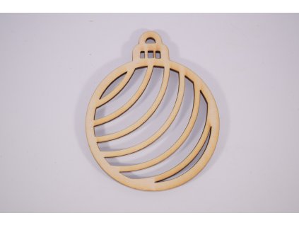 drevene vianocne gule s vyrezavanymi vzormi