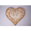 gravirovany dreveny podnos v tvare srdca s detailnym ornamentom (2)