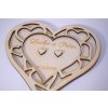 luxusny dreveny podnos v tvare srdca s laserovym gravirovanim pre obrucky svadobneho obradu (1)
