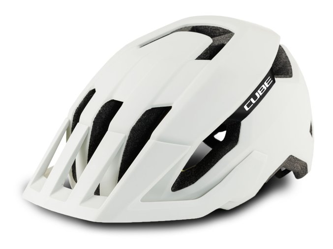 16435 Stray white 01