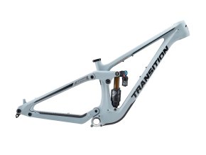 Spire carbon hint of blue 01