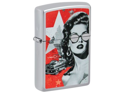 Leštěný chromový Zippo zapalovač s barevným potiskem pin-up dívky, retro auta a hvězdnatého pozadí.