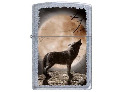 Zapalovač Zippo s potiskem siluety vyjícího vlka a Měsíce.