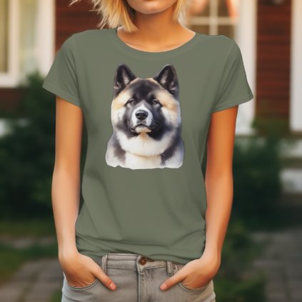 Khaki dámské tričko s detailním realistickým potiskem hlavy psa plemene Akita Inu s hrdým výrazem a hustou srstí.