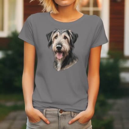 Ocelově šedé dámské tričko s detailním realistickým potiskem hlavy šedého Irského vlkodava s drsnou srstí a klidným výrazem.