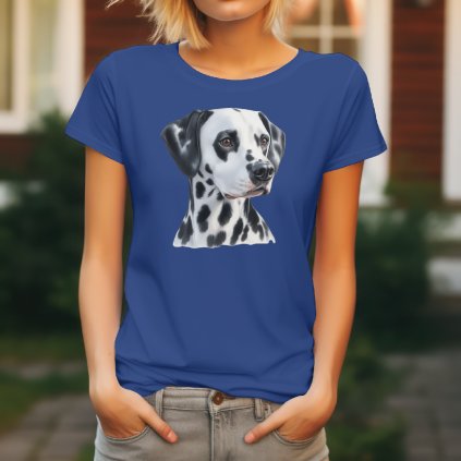 Královsky modré dámské tričko s detailním realistickým potiskem hlavy bílého dalmatina s černými puntíky a inteligentním pohledem.