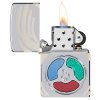 Zapalovač Zippo Keeper of the Flame z limitované edice 2025. Leštěný chrom s 360° zdobením a barevnou pryskyřicí.