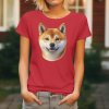 Dámské tričko s detailním realistickým potiskem usměvavé hlavy psa plemene Shiba-Inu.