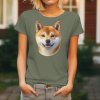 Dámské tričko s detailním realistickým potiskem usměvavé hlavy psa plemene Shiba-Inu.