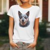 Dámské tričko s detailním realistickým potiskem hlavy Australského honáckého psa s inteligentním pohledem.