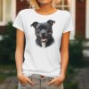 Dámské tričko s detailním realistickým potiskem hlavy usmívajícího se černého Stafordširského bulteriéra s bílou náprsenkou.