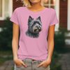 Růžové dámské tričko s realistickým uměleckým potiskem hlavy Cairn teriéra s typickou šedou střapatou srstí a bystrýma očima.