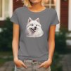 Dámské tričko s detailním realistickým potiskem hlavy bílého Amerického eskymáckého psa s hustou srstí a černýma očima.