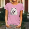 Dámské tričko s detailním realistickým potiskem hlavy bílého Amerického eskymáckého psa s hustou srstí a černýma očima.