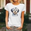 Dámské tričko s detailním realistickým potiskem hlavy psa plemene Lvíček s dlouhou stříbřitou srstí a veselým výrazem.