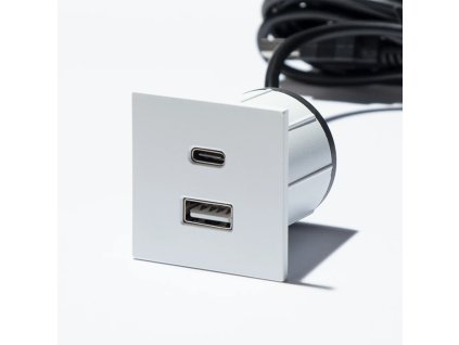 a01kcmbxm9xef8r0j234567527q