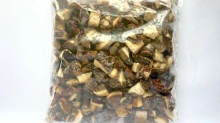 1️⃣ Hříbky (mražené) „Poctivé nakrájené hříbky 🍄👌 Perfektní do polévek, omáček i rizot. Chuť lesa po celý rok!“ 2️⃣ Lišky...