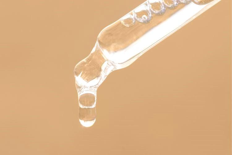 Jemnější než retinol. Jak bakuchiol pečuje o citlivou pleť