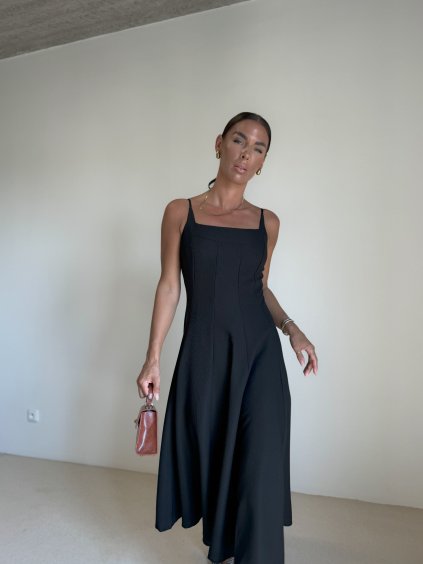 ELEGANTNÍ VYPASOVANÉ MIDI ŠATY