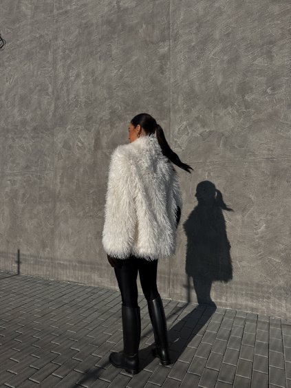 HUŇATÝ PRODLOUŽENÝ KOŽÍŠEK off white