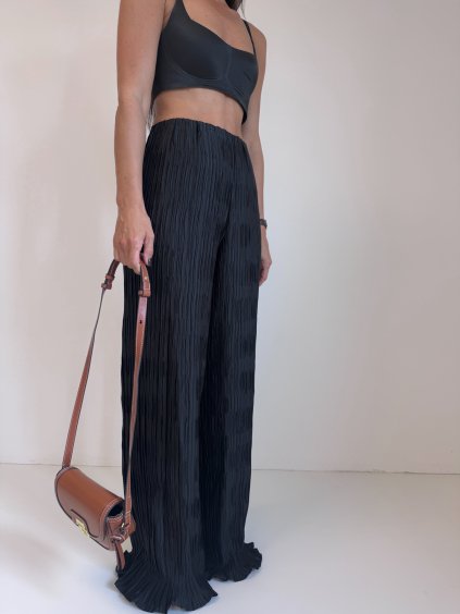 PLISOVANÉ KALHOTY black