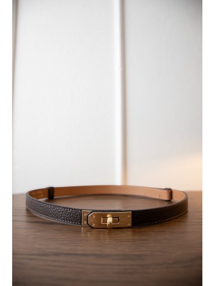 KOŽENÝ POSUVNÝ SLIM PÁSEK SE ZLATOU SPONOU brown