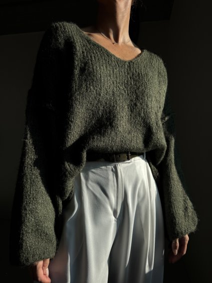 SVETR S PODÍLEM VLNY A ŠIROKÝM RUKÁVEM  khaki