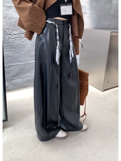 ŠIROKÉ KOŽENKOVÉ KALHOTY black