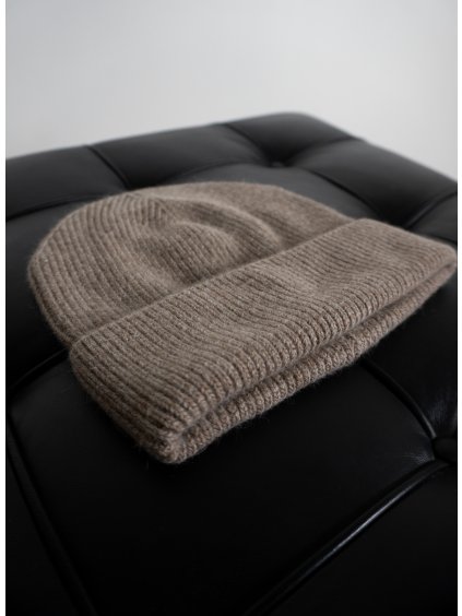 ČEPICE S VYSOKÝM PODÍLEM VLNY taupe