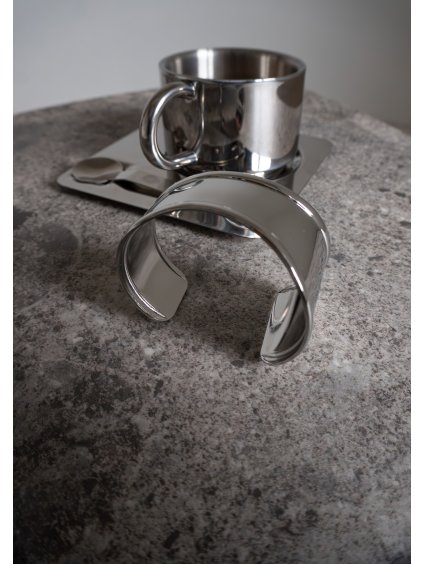 ŠIROKÝ OTEVŘENÝ KOVOVÝ NÁRAMEK silver