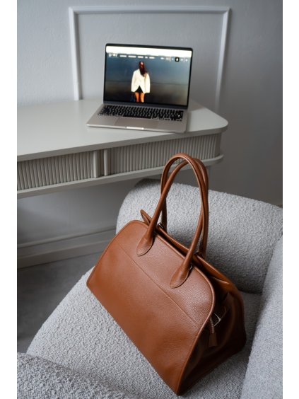 VELKÁ KOŽENÁ BOWLING BAG camel