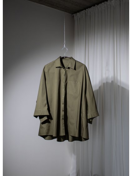 OVERSIZED KOŠILE SE ŠIROKÝM RUKÁVEM khaki