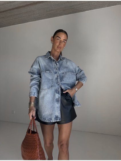 OVERSIZED DENIM KOŠILE S KAPSAMI light denim