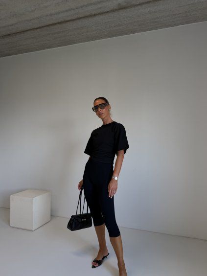 CAPRI LEGÍNY black