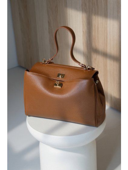 46535257 99CE 4C63 9E65 5A5D3C89AACB