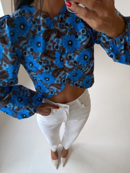 KVĚTINOVÝ CROP TOP