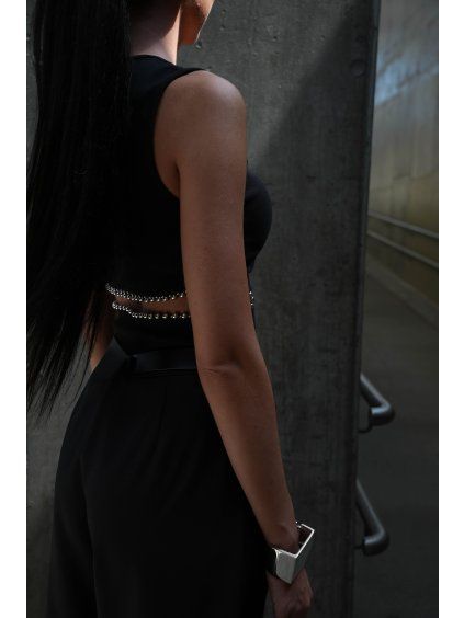 TOP S PRŮSTŘIHEM A PERLIČKAMI black