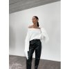 OFF SHOULDERS SVETR S TŘÁSNĚMI