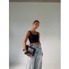STRETCHOVÝ CROP TOP black