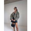 KRÁTKÝ NABÍRANÝ TRENCH COAT - khaki