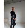 ŽEBROVANÝ SVETŘÍK S PRŮSTŘIHEM NA ZÁDECH black