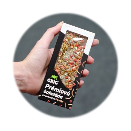 grig cokolada se susenymi cerviky a lyofilizovanym ovocem pistacie mealworms