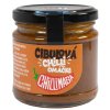 CHILLIMAGA cibulová chilli omáčka ve skle s karamelizovanou cibulí a jemnou pálivostí.