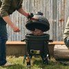 BSTRD Compact Graphite keramický gril v praxi – manipulace a otevírání víka