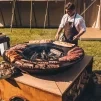 Šéfkuchař připravující pokrmy na OFYR Traileru