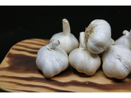 garlic bulbs on brown surface 1392585